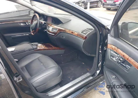 2010 Mercedes-Benz S 550 из США, поврежденный, VIN WDDNG7BBXAA332764
